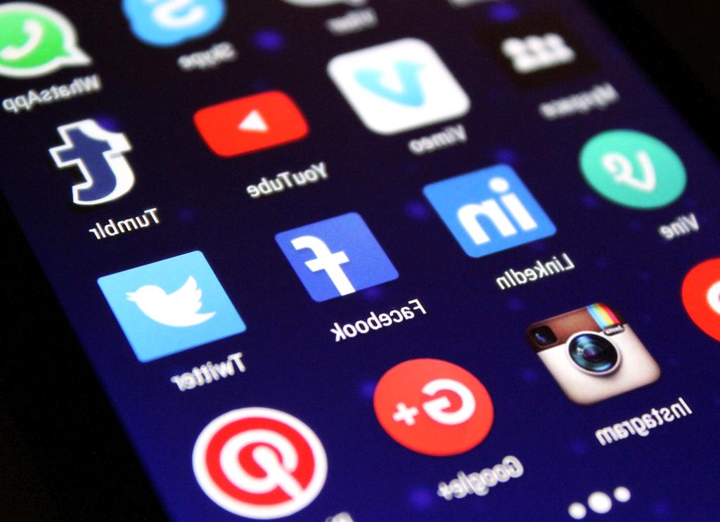 Global network nodes distribution icon